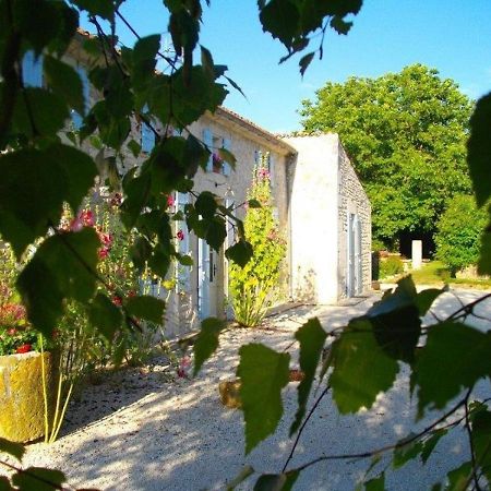 Chambres D'Hotes Domaine Le Fragnaud Saint-Porchaire Esterno foto