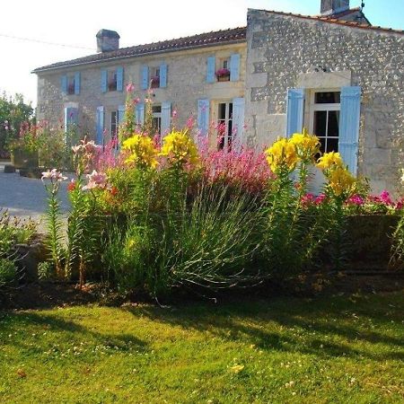 Chambres D'Hotes Domaine Le Fragnaud Saint-Porchaire Esterno foto