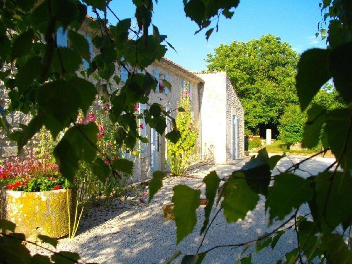 Chambres D'Hotes Domaine Le Fragnaud Saint-Porchaire Esterno foto