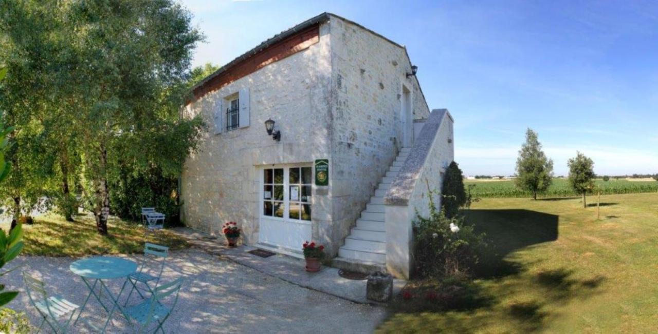 Chambres D'Hotes Domaine Le Fragnaud Saint-Porchaire Esterno foto