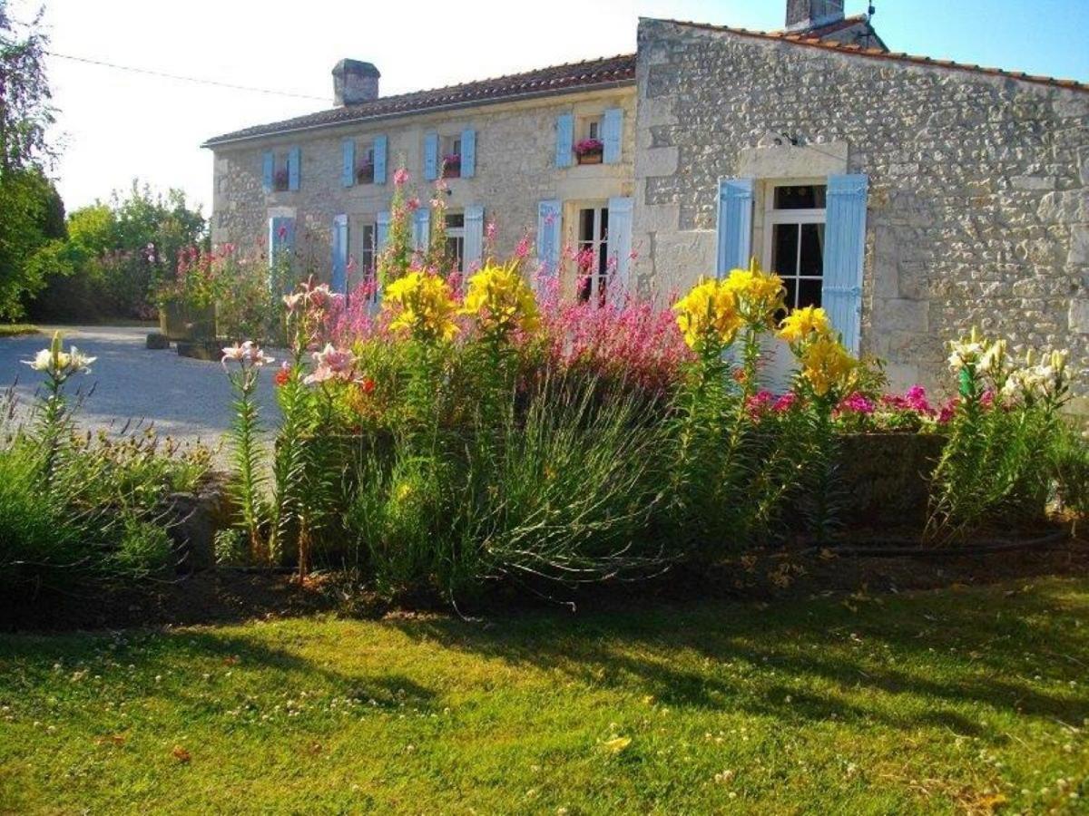 Chambres D'Hotes Domaine Le Fragnaud Saint-Porchaire Esterno foto
