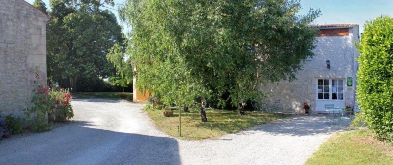 Chambres D'Hotes Domaine Le Fragnaud Saint-Porchaire Esterno foto